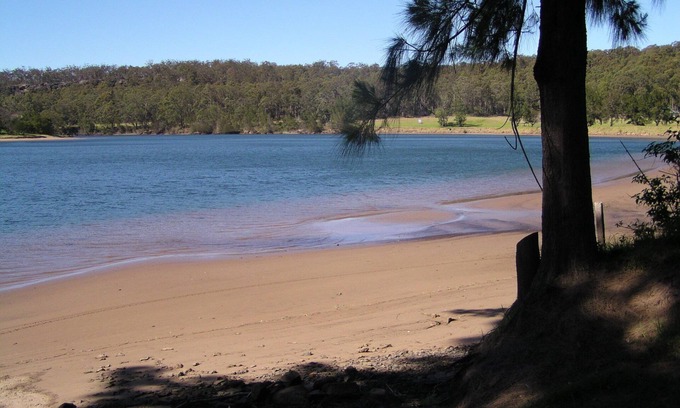 Longreach Villa | Absolute Waterfront - Grevillea and Banksia Lodges (Villas) at Shoalhaven Lodge