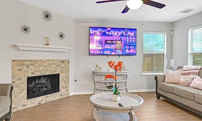 Spring House | Absolutely Charming Vacation Home!