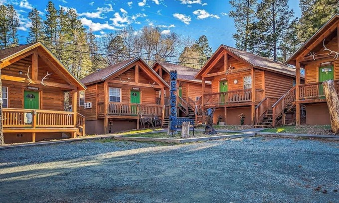 Ruidoso Cabin | AC-#1 Deer Cabin- Cute Micro Log Cabin at Center of Midtown Ruidoso