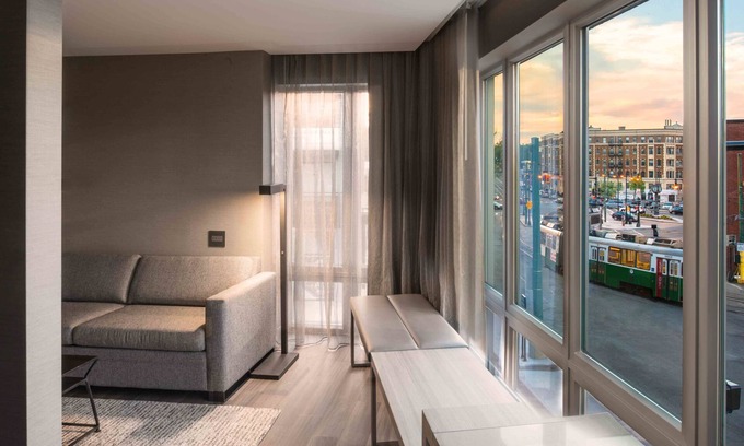 Cleveland Circle Hotel | AC Hotel by Marriott Boston Cleveland Circle