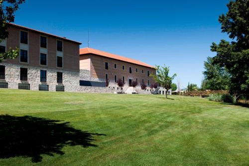 Valladolid Hotel | AC Hotel Palacio de Santa Ana by Marriott