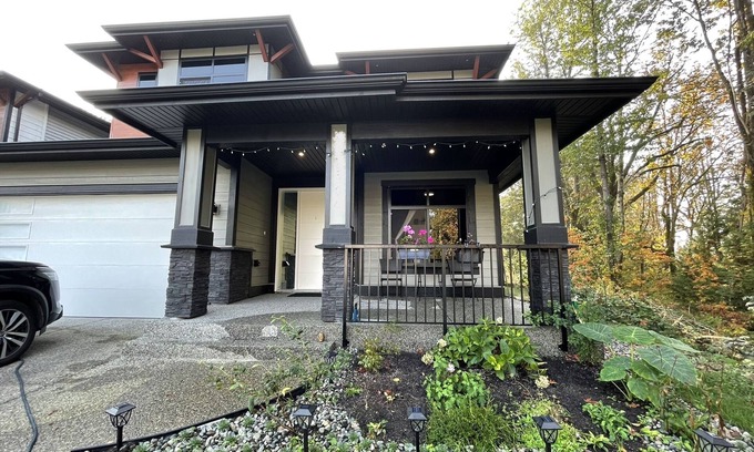 Mission House | AC one bedroom unit in a quiet neighborhood
