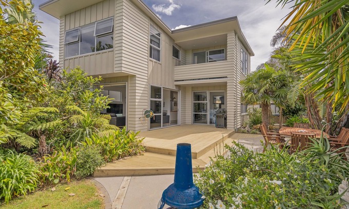 Whitianga House | Acacia Cote - Whitianga Holiday Home