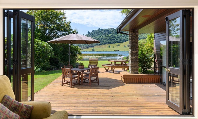 Lake Okareka House | ACACIA LAKESIDE AT LAKE OKAREKA