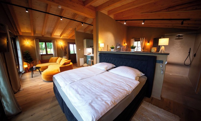 Hersdorf House | Acacia - log cabin in the Eifel, pet-friendly with wellness area