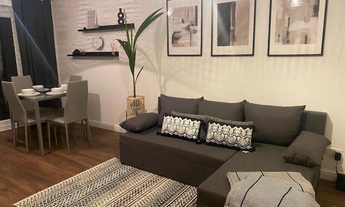 Dunstable Apartment | Acacia Villa