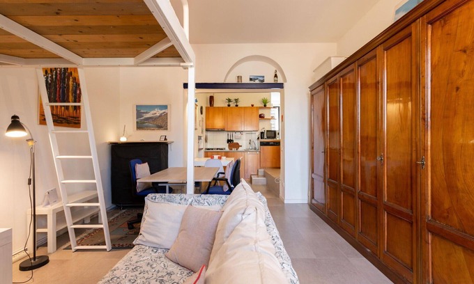 Casoretto Apartment | Accademia, Large And Bright Studio By Halldis