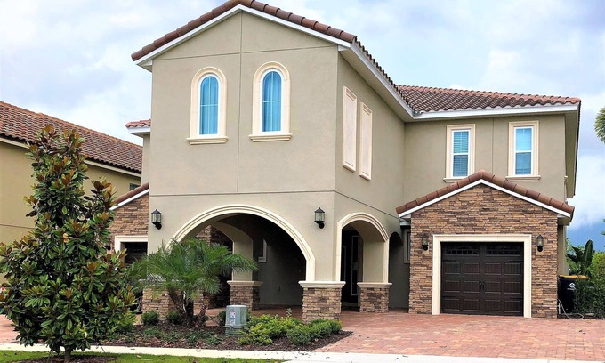Reunion House | Access to 3 Private GOLF COURSES+2 Waterparks+POOL & SPA+Gameroom+THEATER+Disney