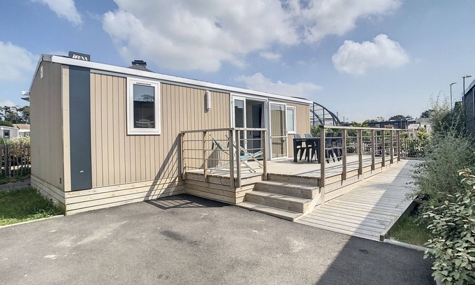 Jullouville-les-Pins House | Accessible Comfort Mobile Home: 4 Guests, 200m from Beach, Heated Pool, Fitness Room, Parking