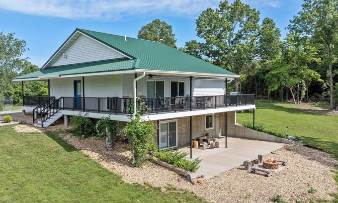 Noble Other | Accessible Lake and Farm Retreat w/Fresh Eggs, Nature Trails, and Gameroom