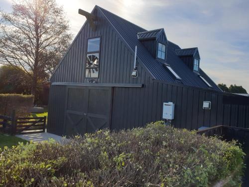 Oamaru House | Accommodation at Lakeside