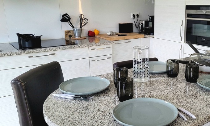 Piriac-sur-Mer Apartment | Accommodation with terrace and garden.