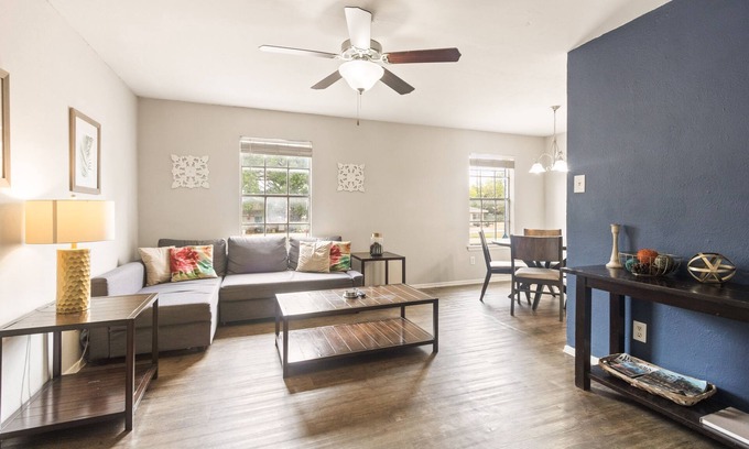 Central Arlington Apartment | ★Ace Location. Tastefully Decorated. All You Need.