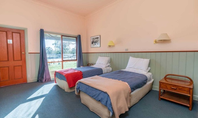 Acheron House | Acheron Valley Country Retreat Verandah Rooms (VR)