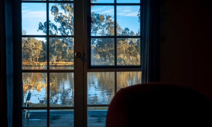 Acheron Cabin | Acheron Valley Country Retreat Lakefront Rooms (LR)