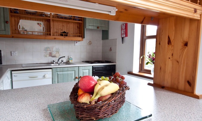 Achill Sound Cottage | Achill Cottages no.1 - sleeps 6 guests in 3 bedrooms