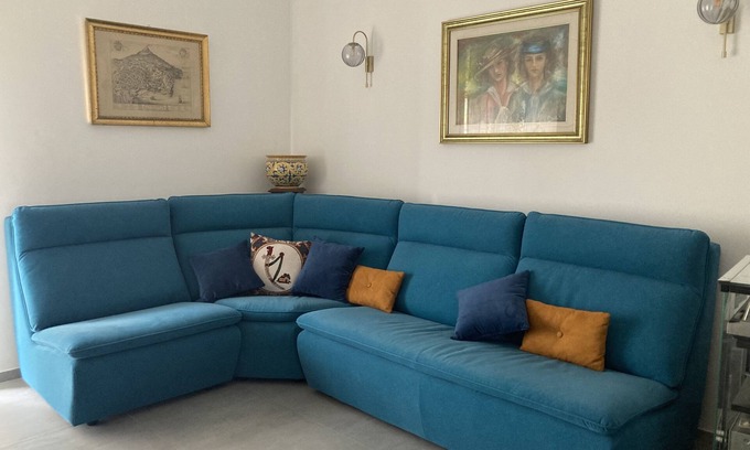 Aci Castello Apartment | Acicastello Center. WiFi, Air Conditioning, 2 Baths