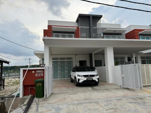 Pokok Sena District House | Acik Homestay