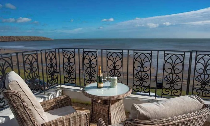 Muston Apartment | Ackworth House Number 4 - Stunning luxury apartment - huge balcony - views of be