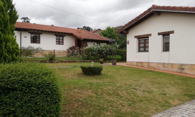 Lamina House | Acogedor chalet de TRES HABITACIONES en el Valle de Cabuérniga, ideal familias grupos y mascotas Somos PET FRIENDLY, ESTANCIA MINIMA DOS NOCHES