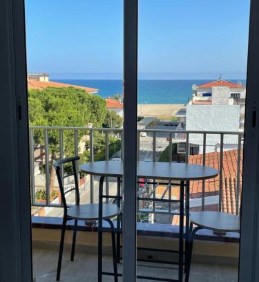 Sant Salvador Apartment | Acogedor estudio en la playa, con vistas al mar, y piscina comunitaria