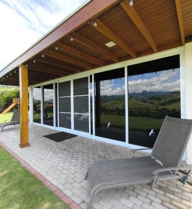 Goncalves House | Aconchego da Serra com Hidro Vista e Conforto Total