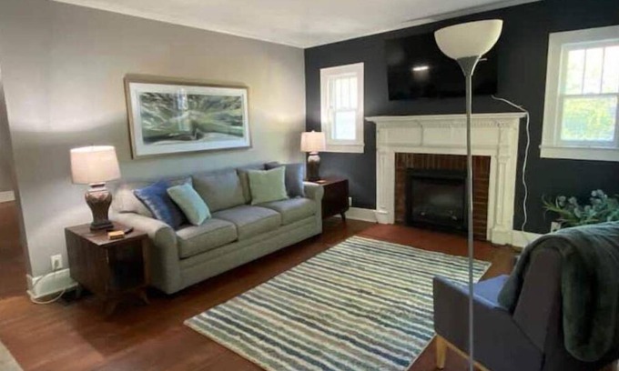 Lewisburg House | Acorn Acres- Sleeps 8, 2 Baths