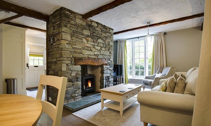 Grasmere Cottage | ACORN COTTAGE, pet friendly, with open fire in Grasmere