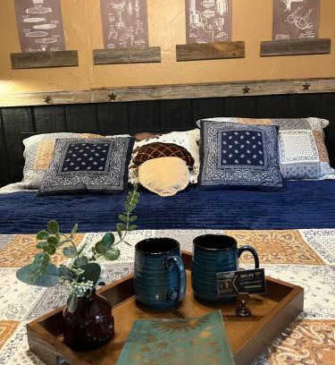 Canton House | Acorn Hideaways Canton Rustic Old West Frontier Suite