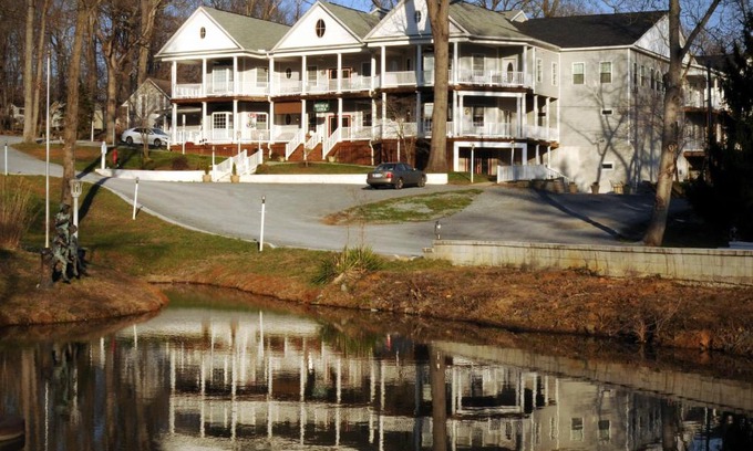 Lynchburg Bed & Breakfast | Acorn Hill Lodge and Spa