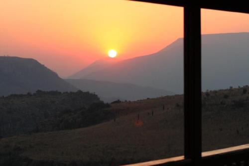 Emgwenya Cabin | Acra-Retreat Mountain View Lodge