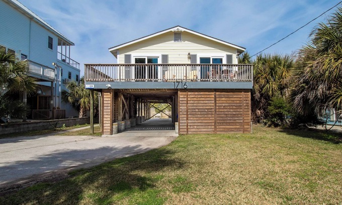 Folly Beach House | Across from Beach w/Lighthouse View!~Stilted Views