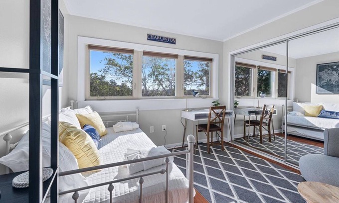 Downtown Charleston Condo | Across from MUSC. Perfect for interns midterm stays! Parking or walk anywhere