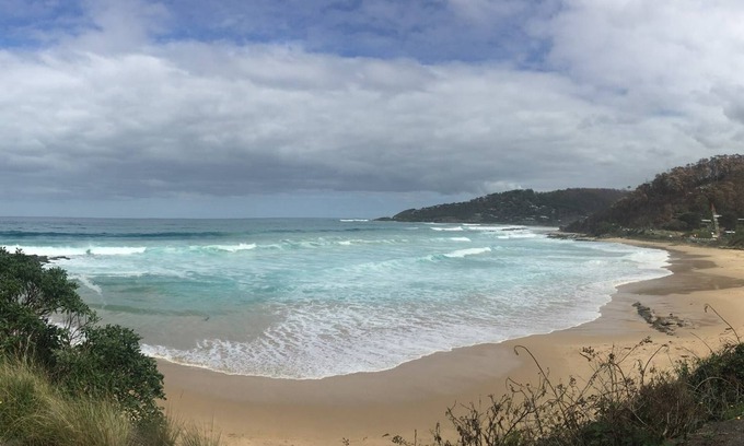 Separation Creek House | across the road from the BEACH!