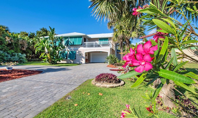 Floridana Beach House | Across the Street From Pristine Beach: No Cleaning Fee, 90 day minimum