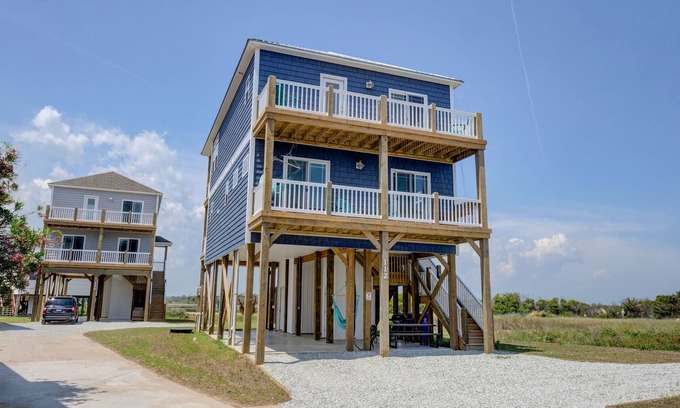 Ocean City Beach House | Across the street from the beach! 4/3 with Spectacular views & ELEVATOR!