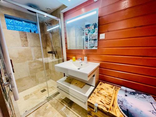 Les Ageux House | Ad Libitum 2