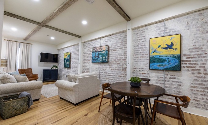 Laurel Apartment | Adam Trest Suite, Laurel, Coffee Bar, Walkable