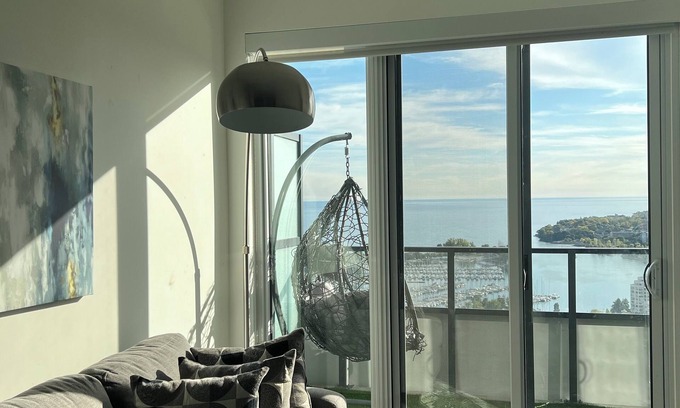 Downtown Toronto Apartment | Adastay Suites Toronto