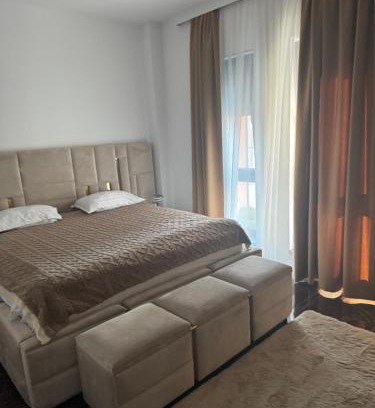 Timisoara Apartment | Adela & Robert Home cu piscină și parcare privată