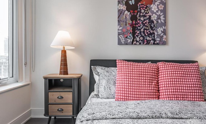 Fashion District Apartment | Adelaide Den Suite