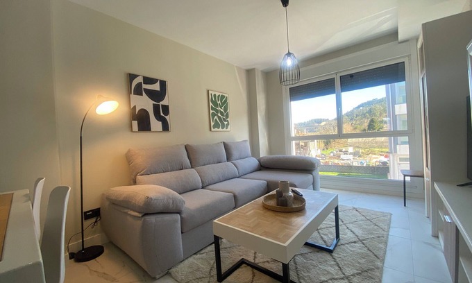 Caldas de Reis Apartment | ADELINE, BRAND NEW THREE-BEDROOM APARTMENT WITH GARAGE SPACE