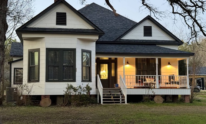 Harmon Bed & Breakfast | Adelines Bed and Breakfast