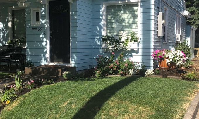 Walla Walla Cottage | Adelines Cottage Near Whitman College and Pioneer Park and WiFi and internet