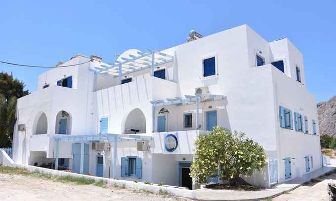 Perissa Apartment | ADELPHI APARTMENTS