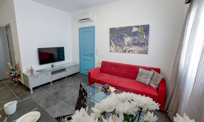 Perissa Apartment | Adelphi Apartments One-Bedroom Apartment Sleeps3