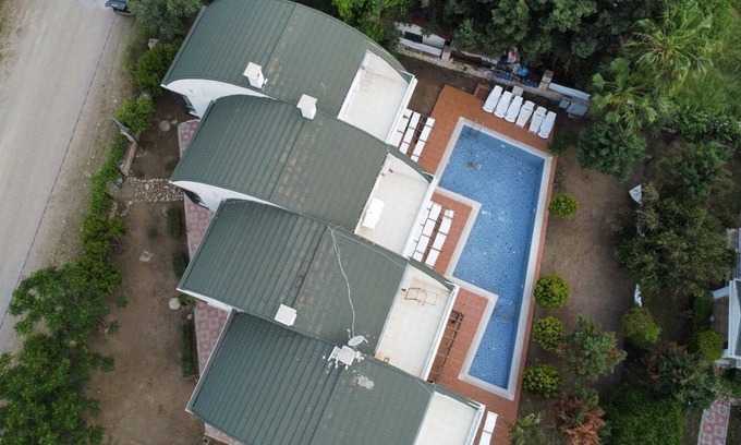 Karaoz Villa | Aden's Villas J1