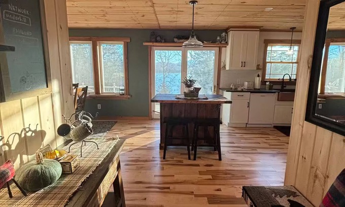 Skylark Beach Cabin | Adirondack Cabin