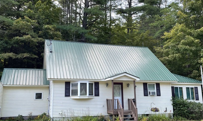 North Creek Cottage | Adirondack Creekside Cottage-Sportmen’s Delight