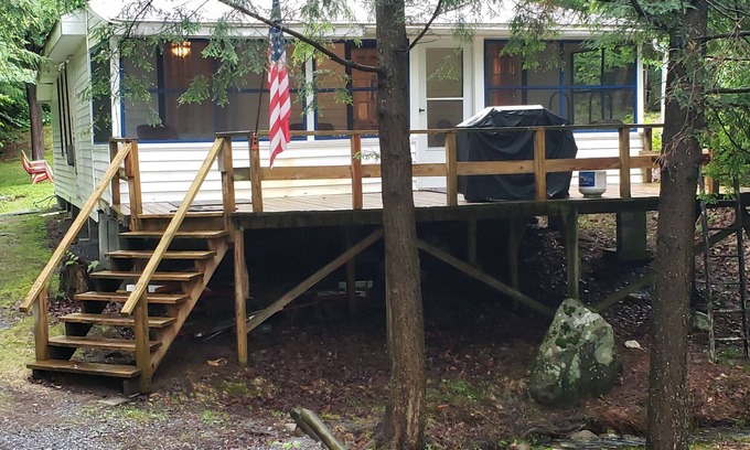 Woodgate House | Adirondack hideaway with lake access